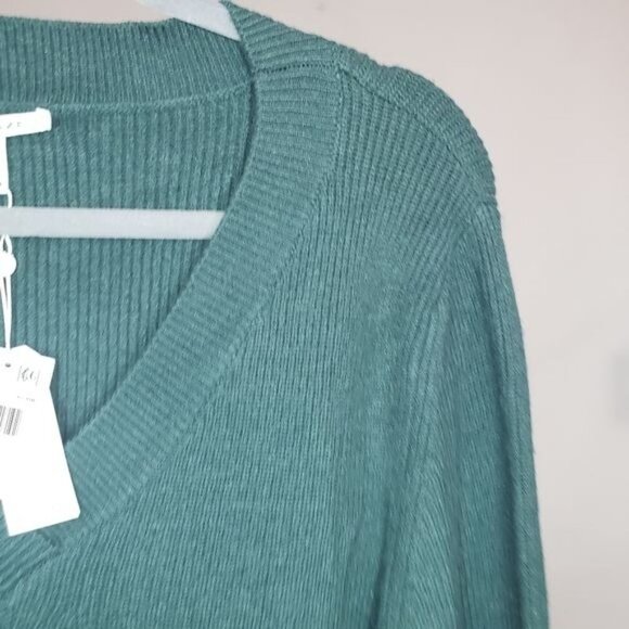 NWT Comune V-neck Ribbed Sweater‎ - Picture 7 of 9